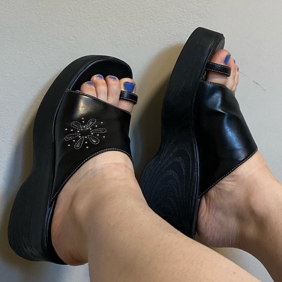 MGD Platform Sandals - Picture 1 of 4